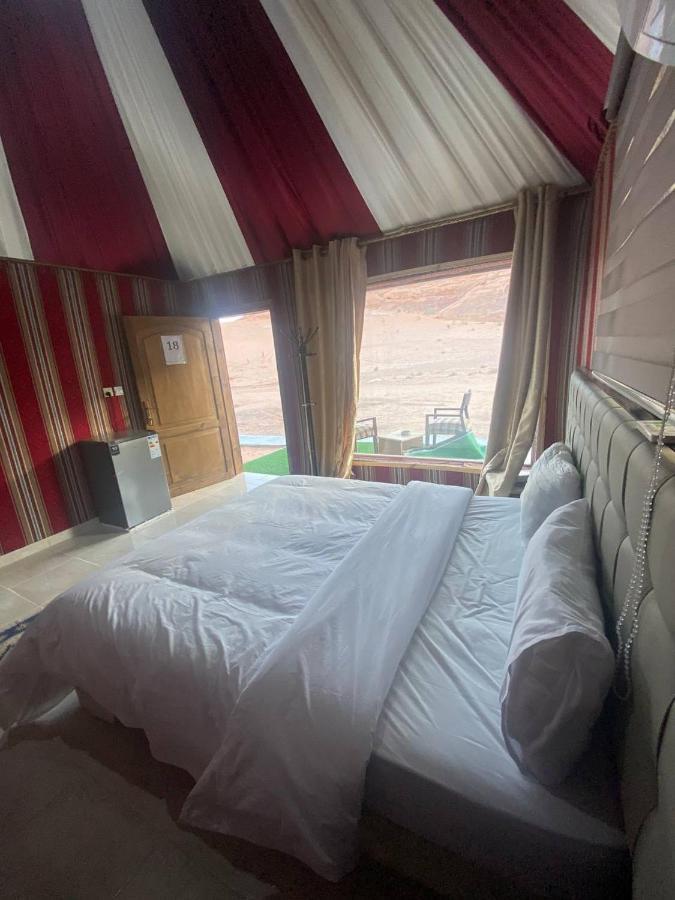 Omar Ali Luxury Camp Hotel Wadi Rum Ngoại thất bức ảnh