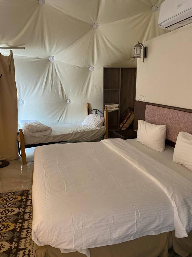Omar Ali Luxury Camp Hotel Wadi Rum Ngoại thất bức ảnh